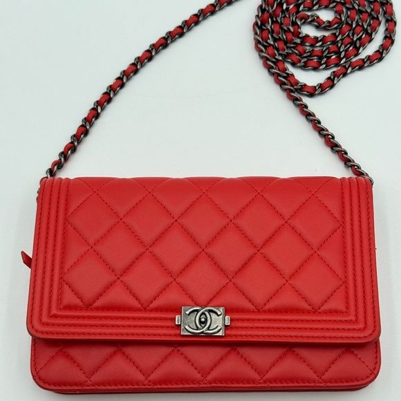 Chanel Quilted Lambskin Boy Red Wallet On Chain - Picture 4 of 17